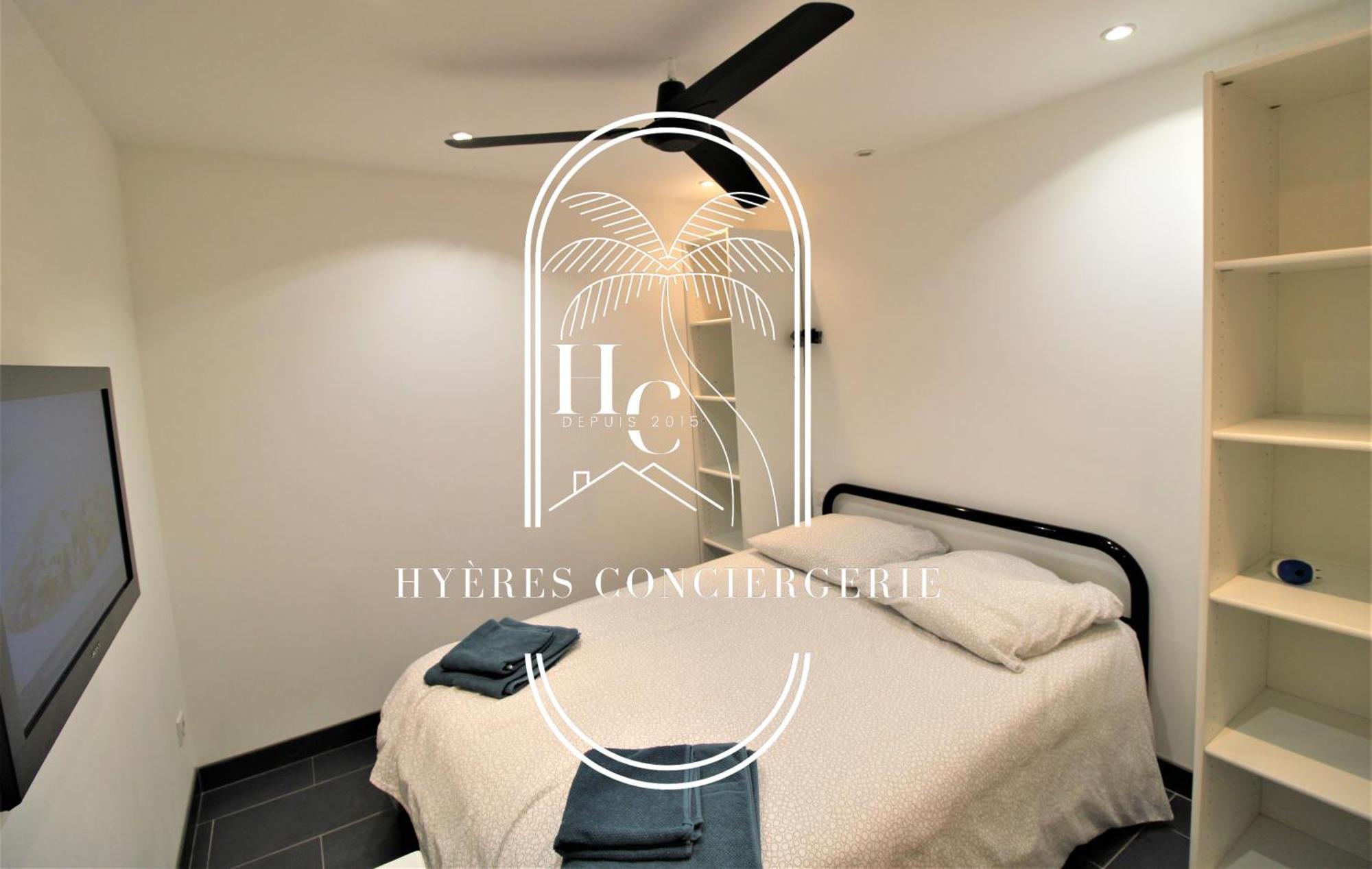 Maison sur l'eau-Hyères-Almanarre-Parkings/Clim/WIFI Extérieur photo