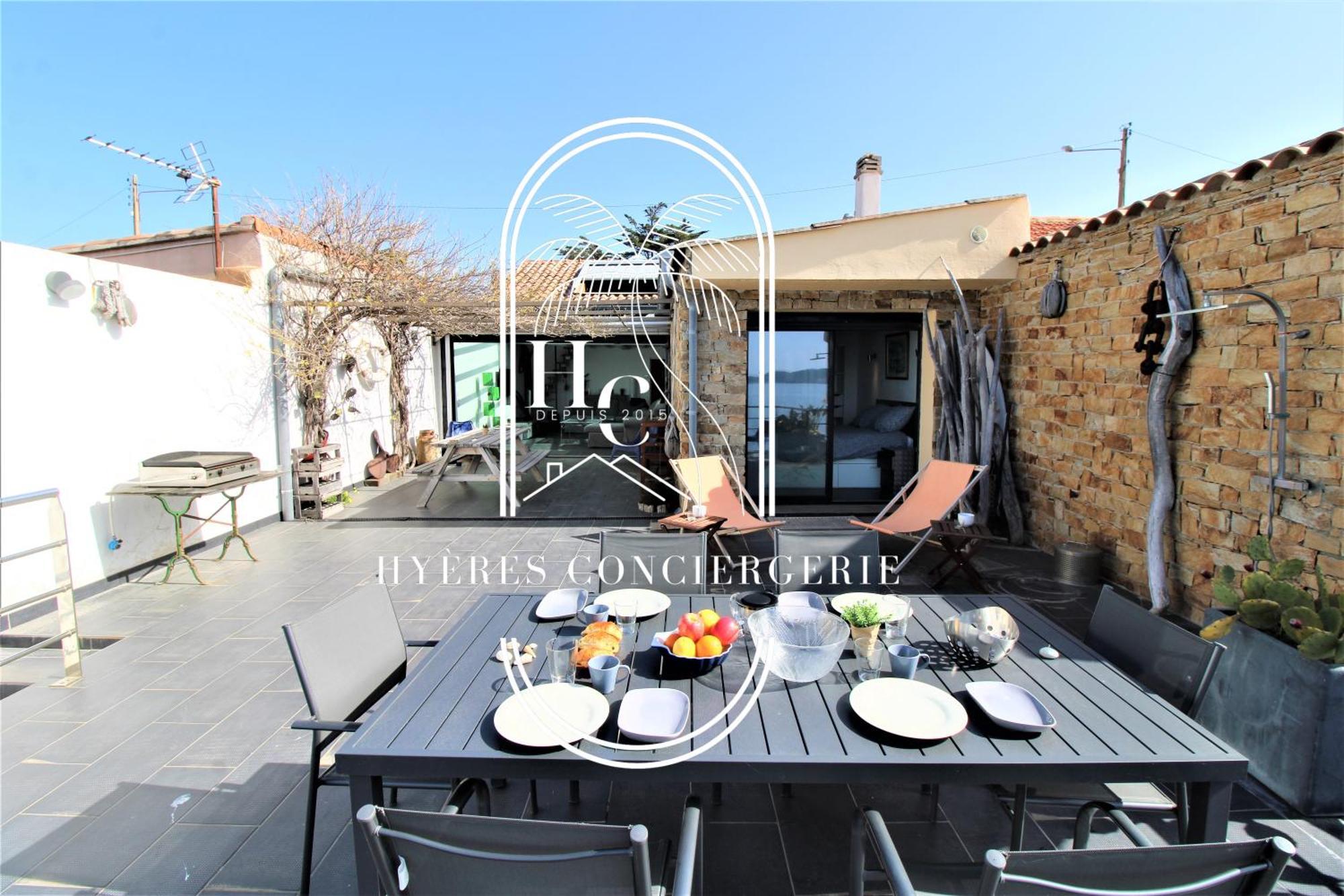 Maison sur l'eau-Hyères-Almanarre-Parkings/Clim/WIFI Extérieur photo