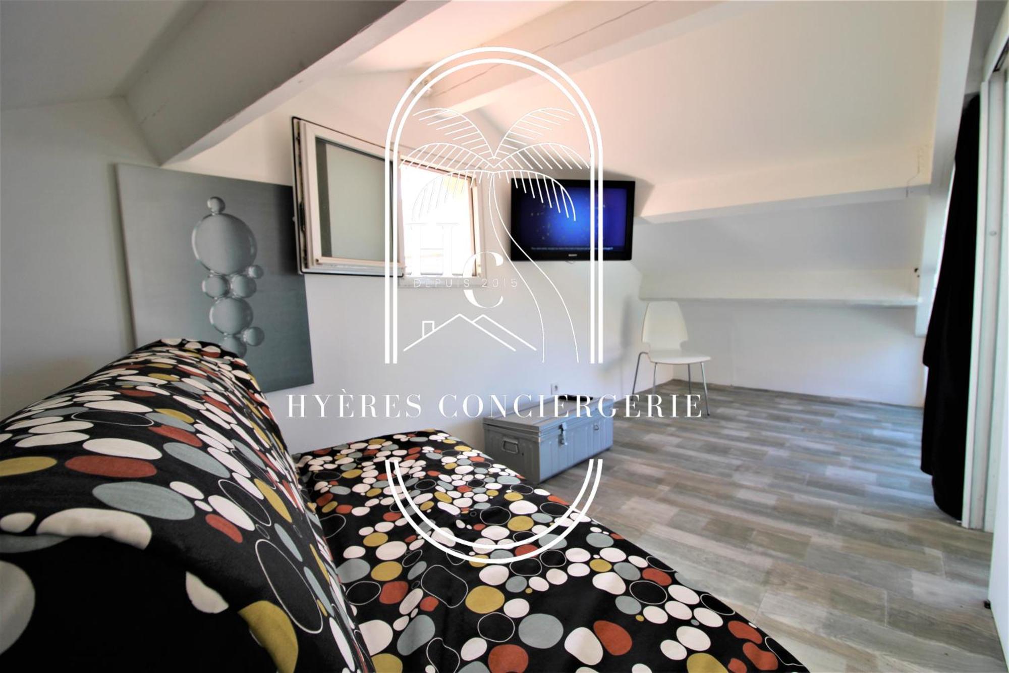Maison sur l'eau-Hyères-Almanarre-Parkings/Clim/WIFI Extérieur photo