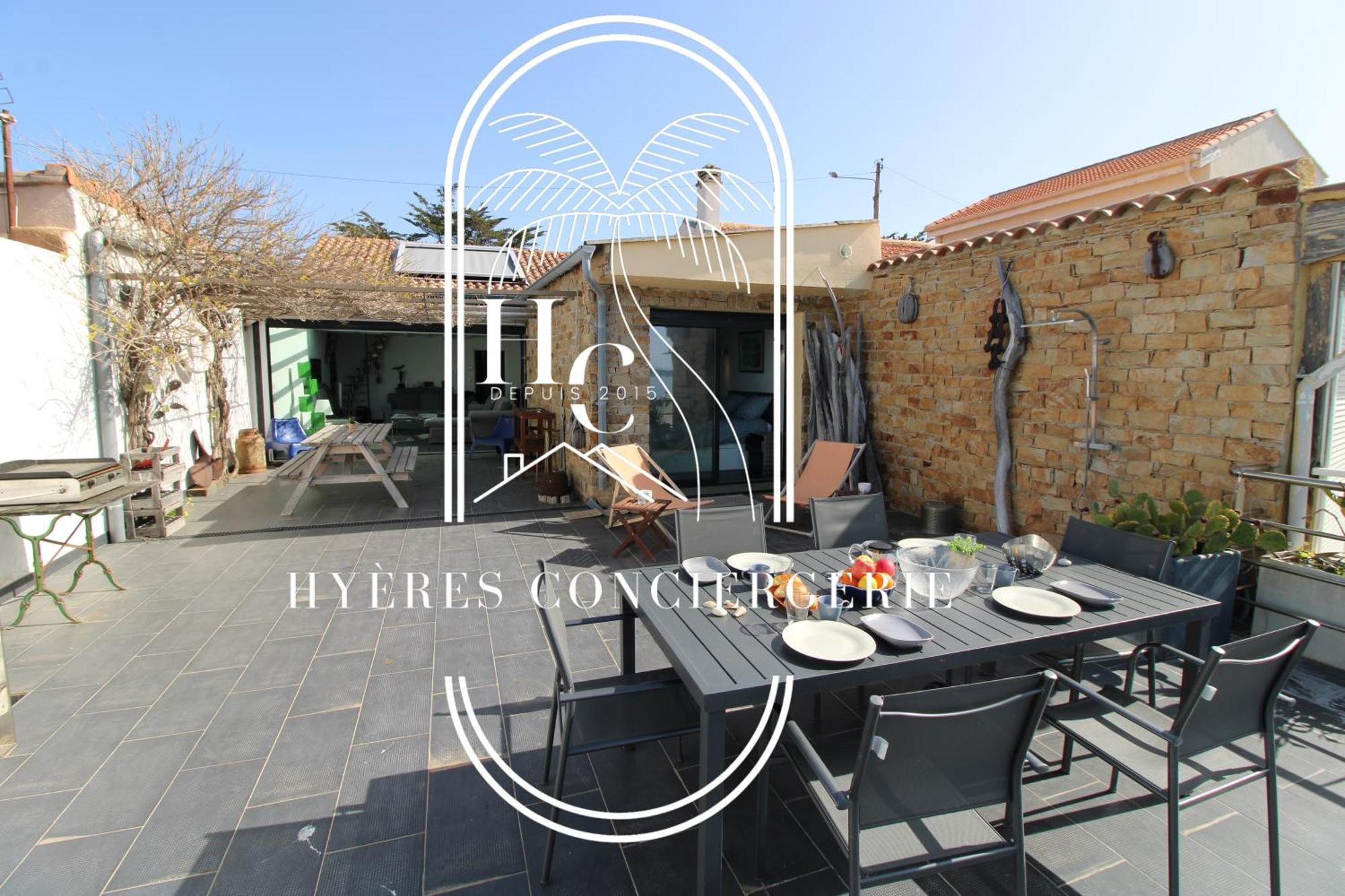 Maison sur l'eau-Hyères-Almanarre-Parkings/Clim/WIFI Extérieur photo