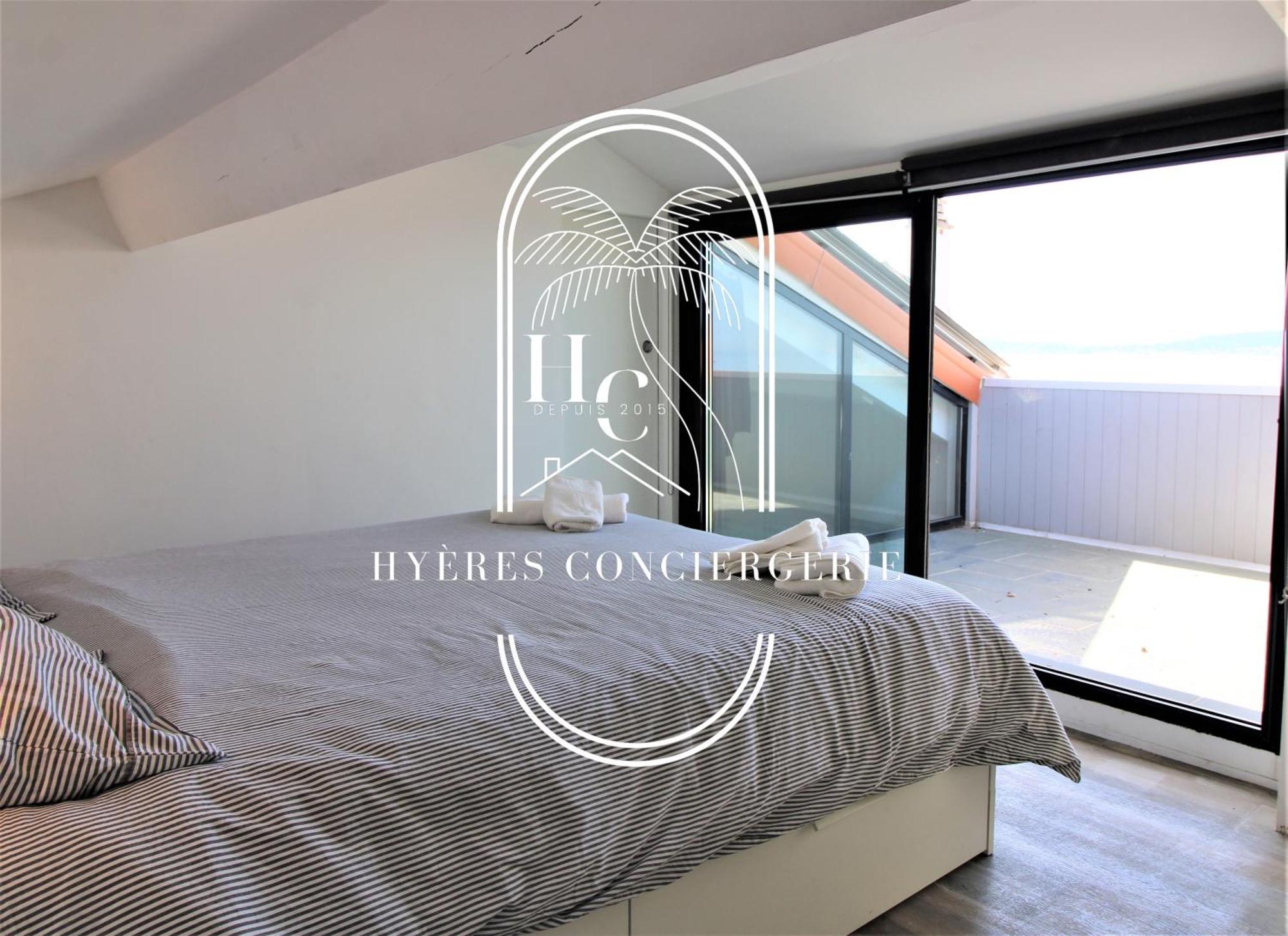 Maison sur l'eau-Hyères-Almanarre-Parkings/Clim/WIFI Extérieur photo