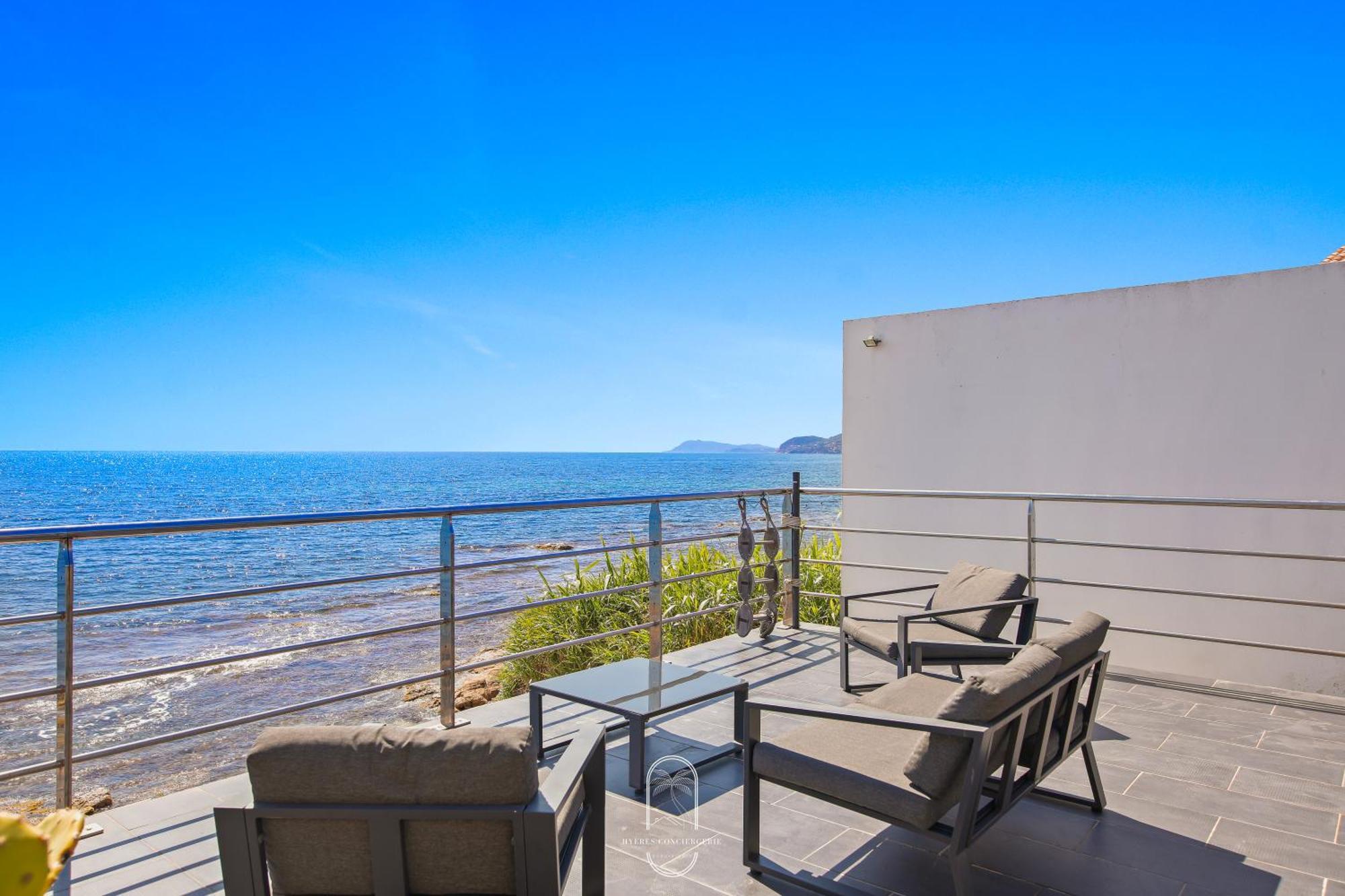 Maison sur l'eau-Hyères-Almanarre-Parkings/Clim/WIFI Extérieur photo