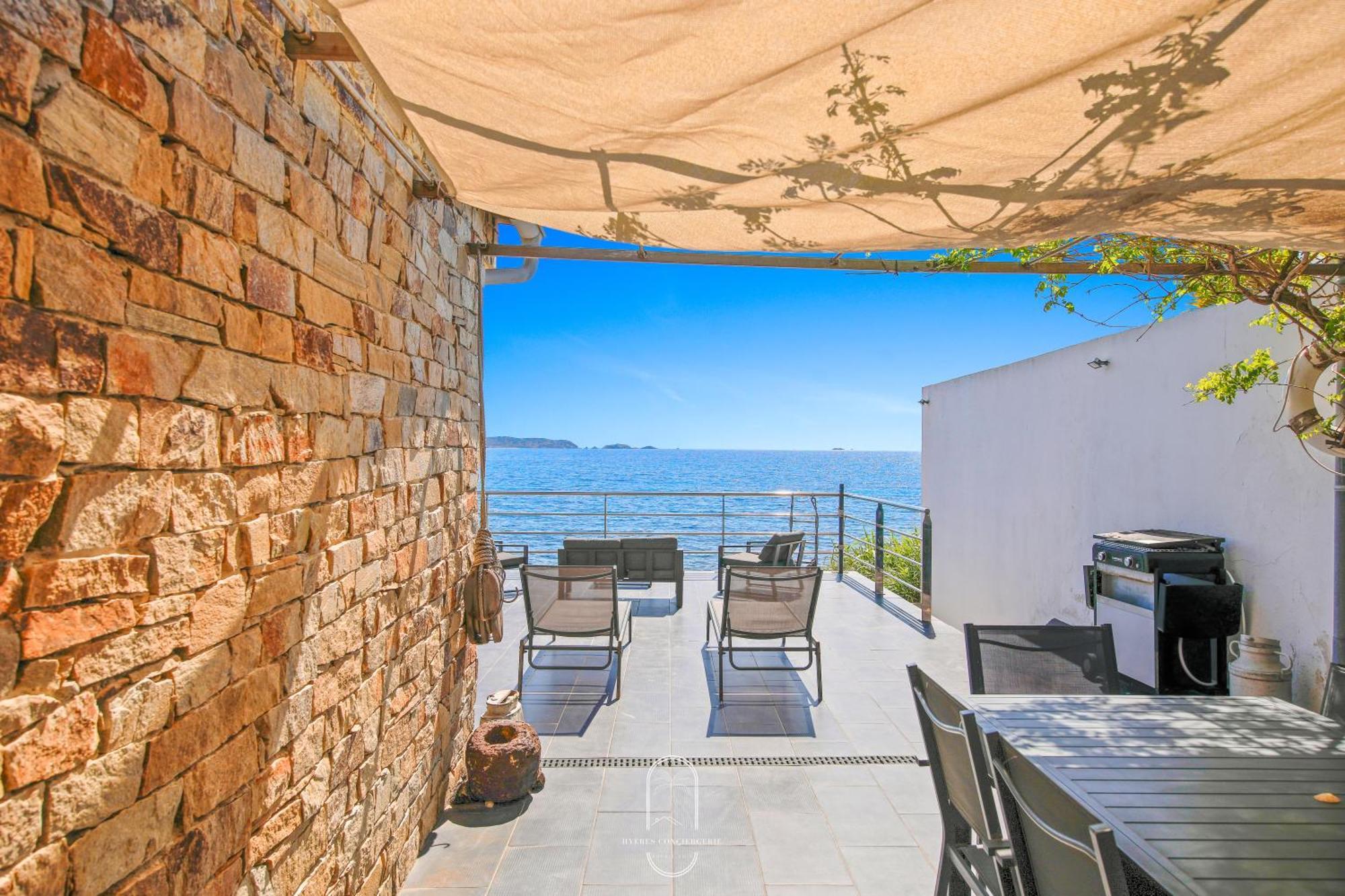 Maison sur l'eau-Hyères-Almanarre-Parkings/Clim/WIFI Extérieur photo