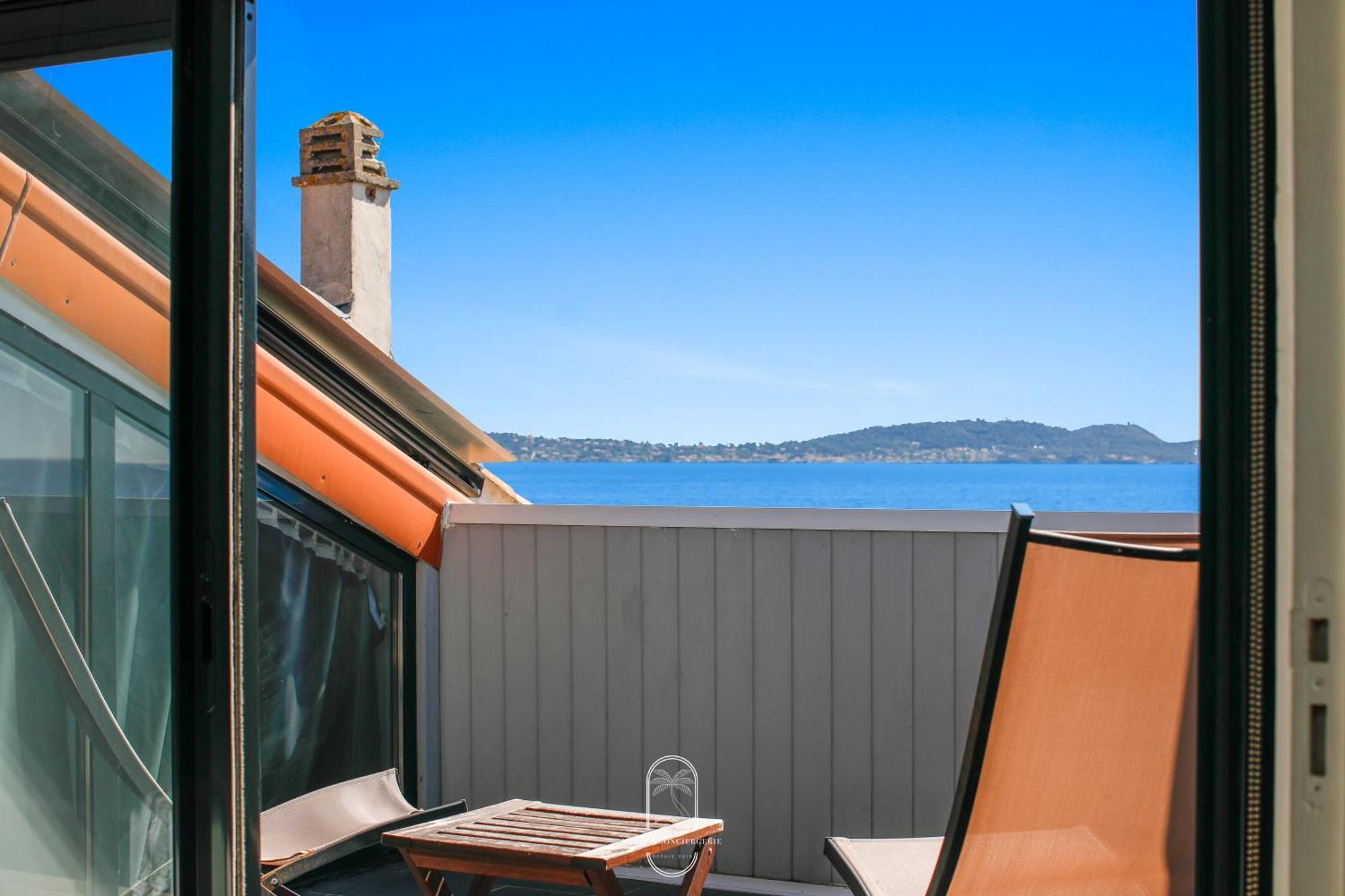 Maison sur l'eau-Hyères-Almanarre-Parkings/Clim/WIFI Extérieur photo