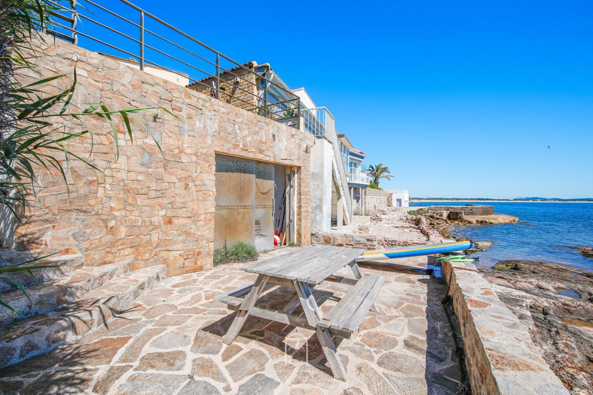 Maison sur l'eau-Hyères-Almanarre-Parkings/Clim/WIFI Extérieur photo