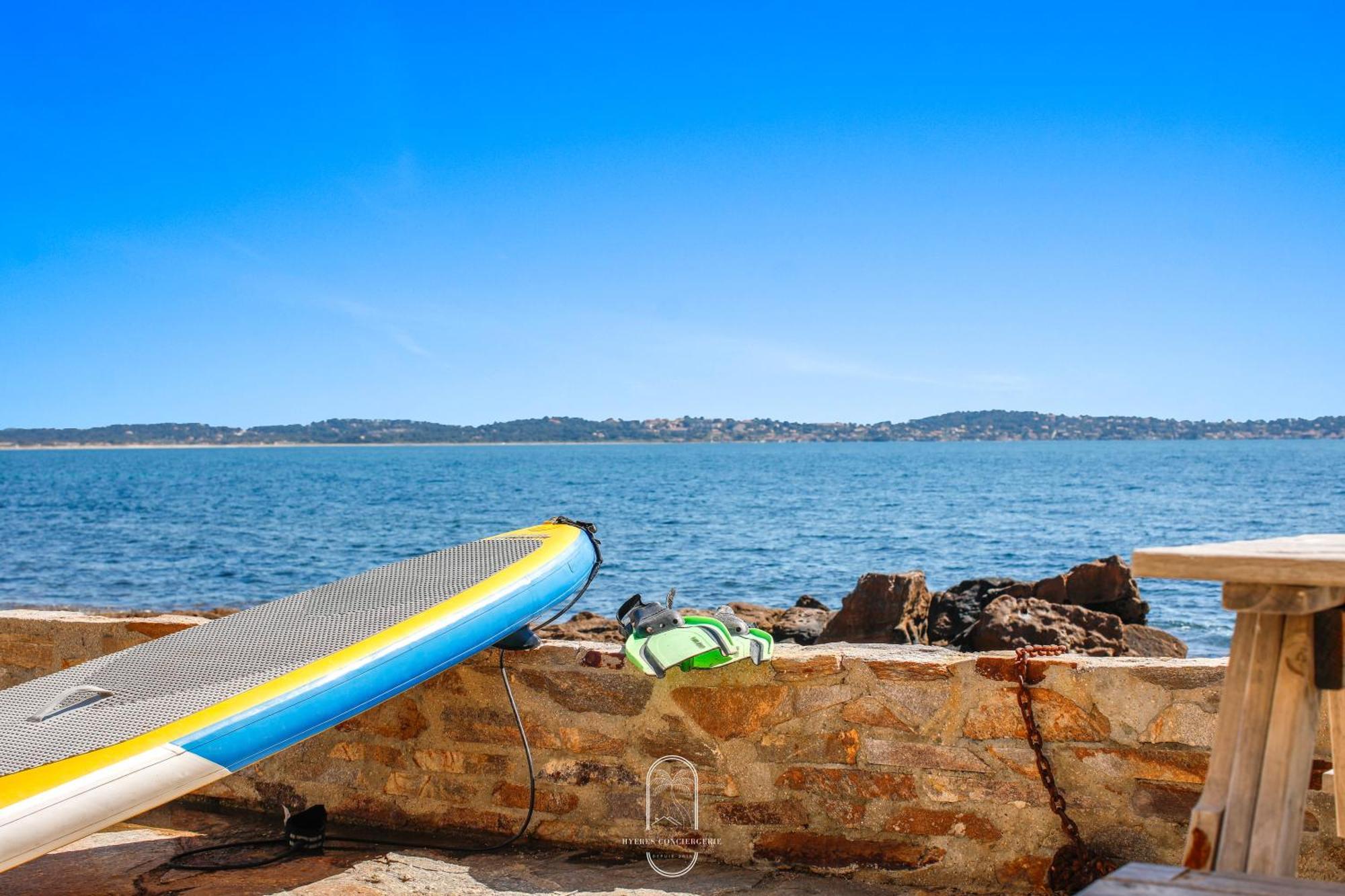 Maison sur l'eau-Hyères-Almanarre-Parkings/Clim/WIFI Extérieur photo