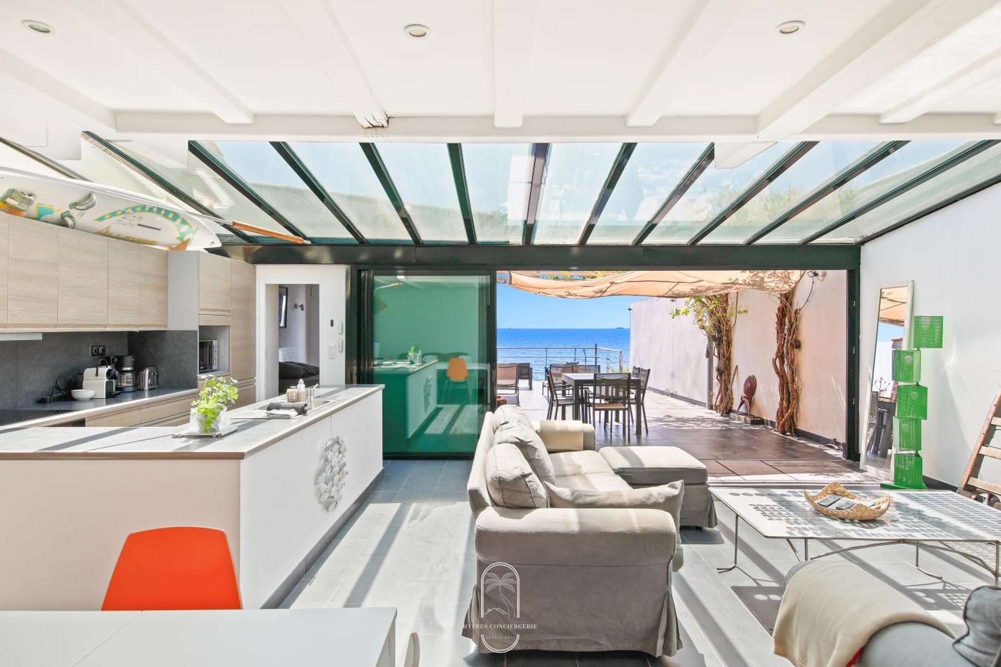 Maison sur l'eau-Hyères-Almanarre-Parkings/Clim/WIFI Extérieur photo