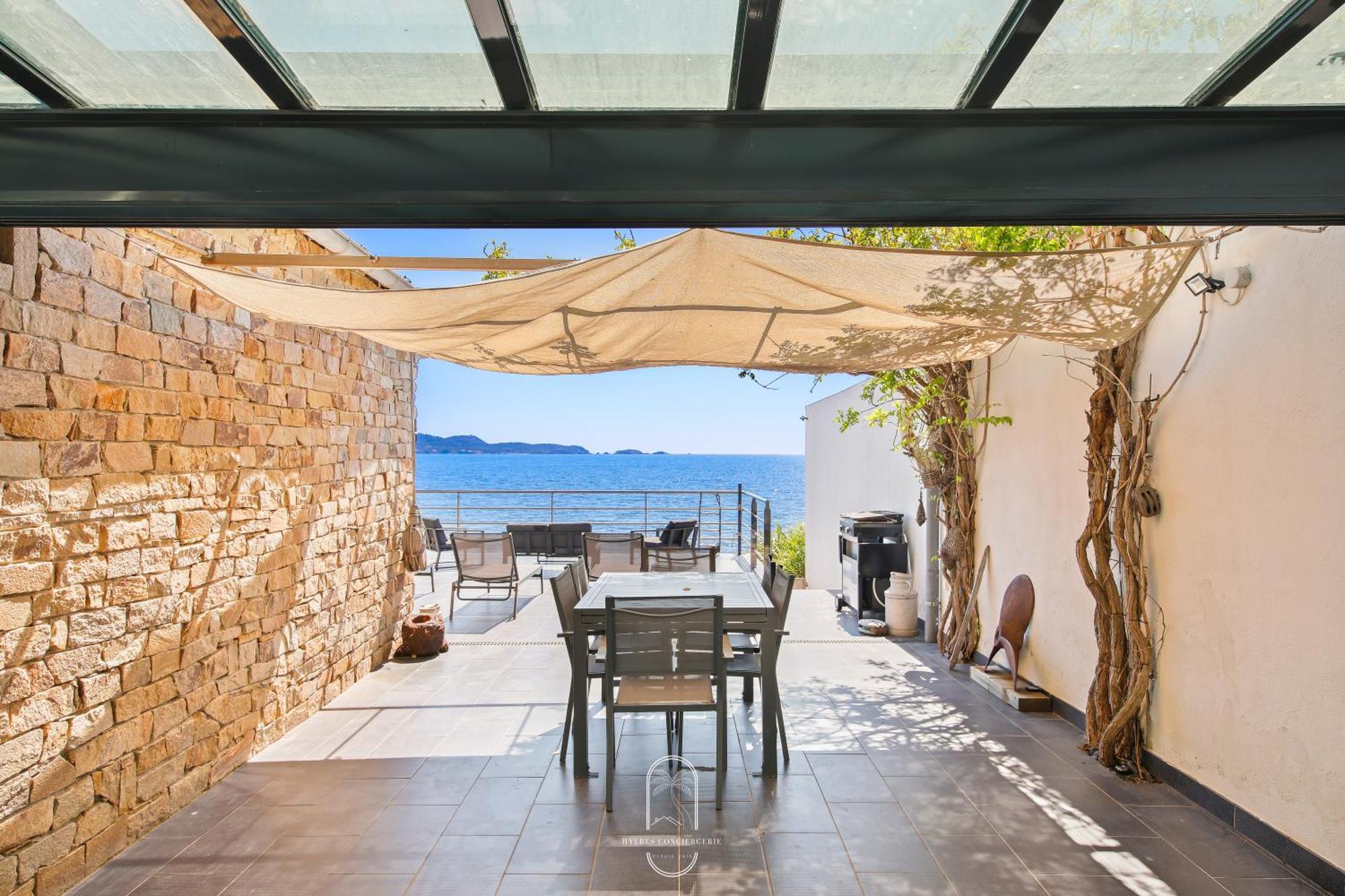 Maison sur l'eau-Hyères-Almanarre-Parkings/Clim/WIFI Extérieur photo
