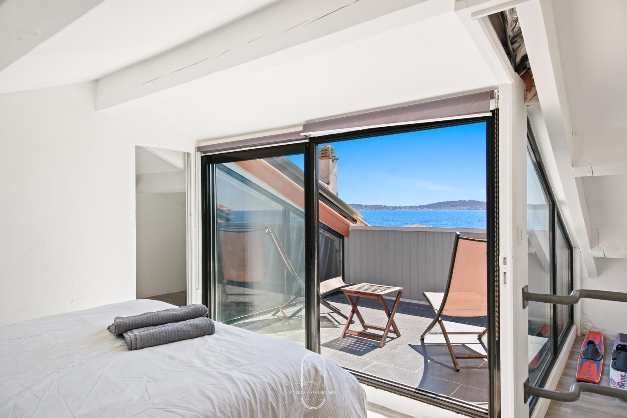 Maison sur l'eau-Hyères-Almanarre-Parkings/Clim/WIFI Extérieur photo